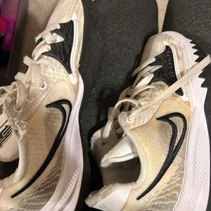 Women volleyball or basketball shoes